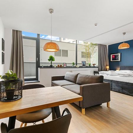 Lam Japanese Garden - Terrace - Ac Apartment Bratislava Luaran gambar
