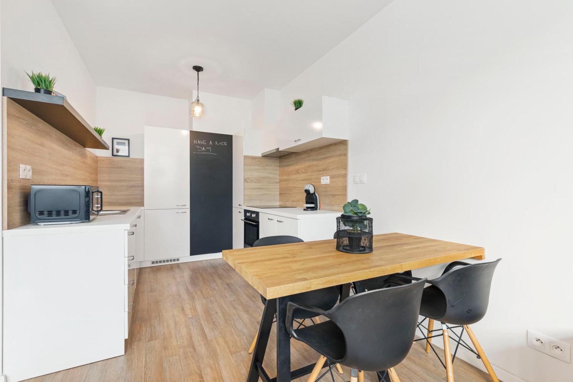 Lam Japanese Garden - Terrace - Ac Apartment Bratislava Luaran gambar